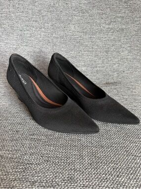 Comfort Knit Pointed Pumps in Black - OATIVA